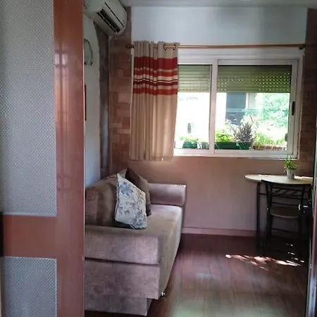 Artistic Haven With Garden *